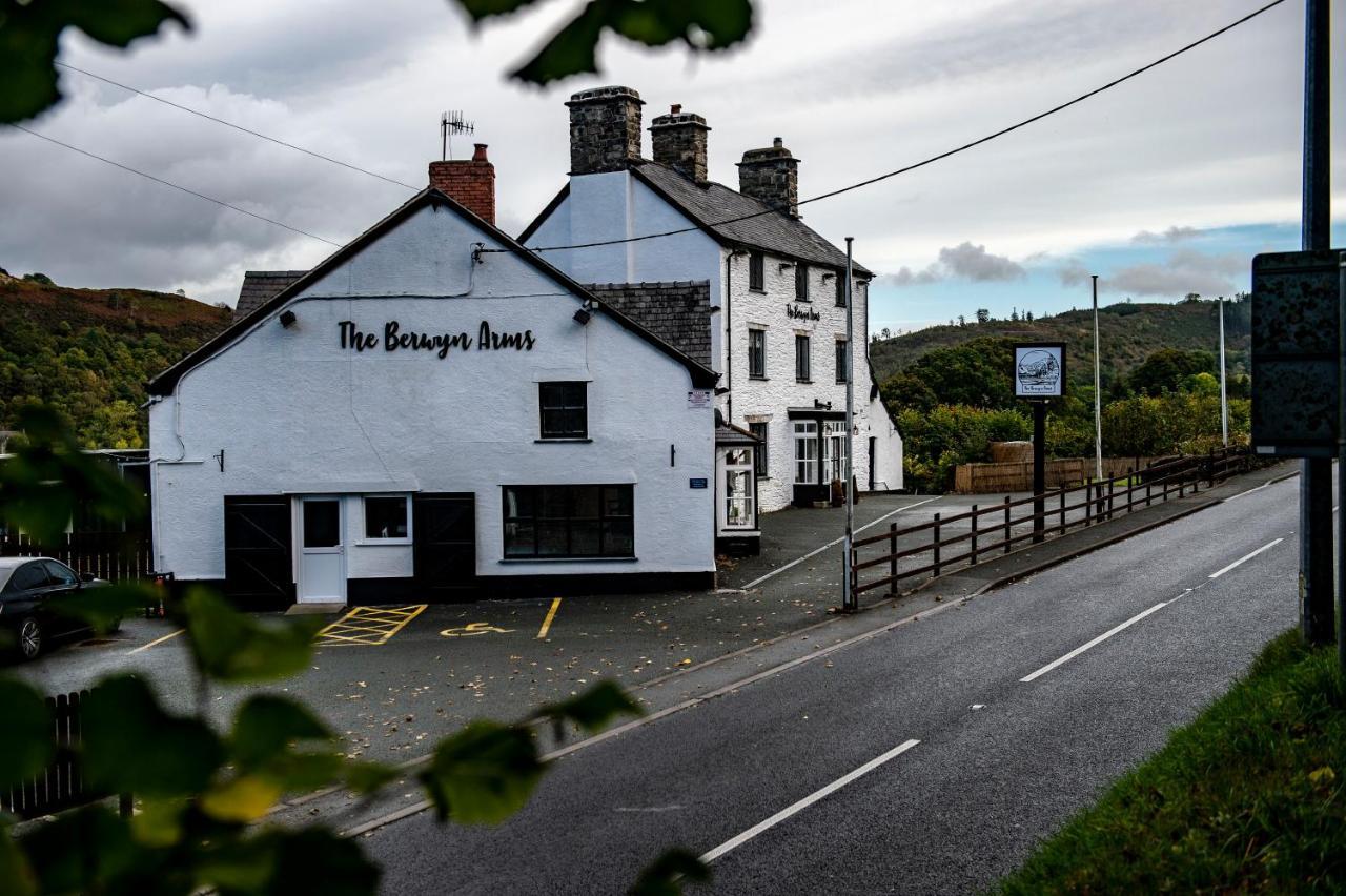 The Berwyn Arms Corwen Exterior foto
